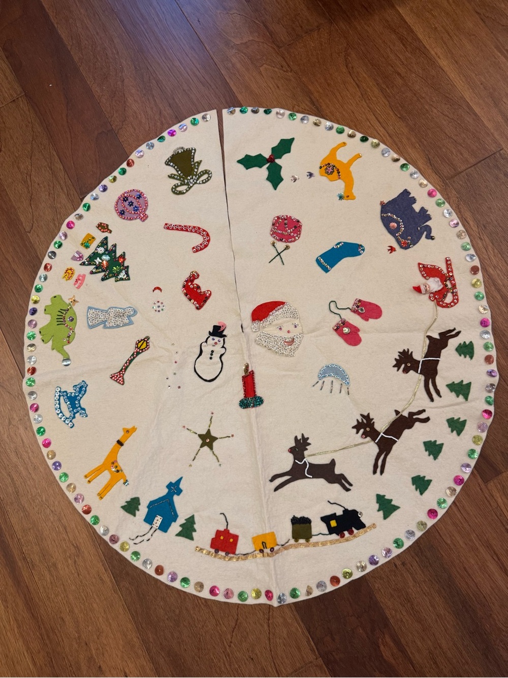 1950’s Christmas Handmade Vintage Felt Tree Skirt with Appliqués